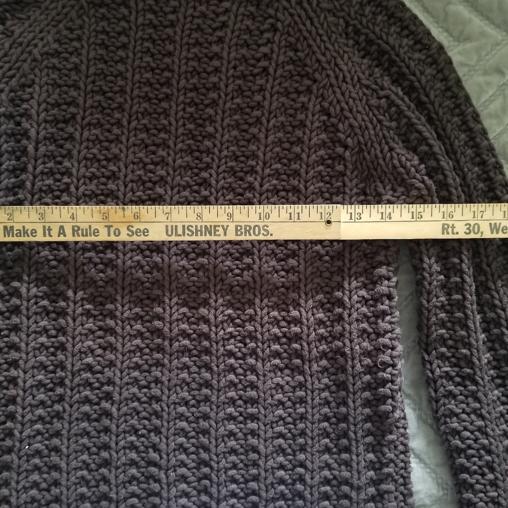 Hand knit Sweater - Picture 3 of 6
